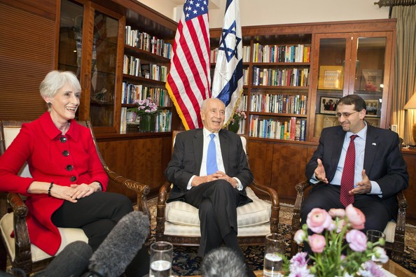 (L-R) Wendy Sherman, Shimon Peres, Daniel Shapiro.